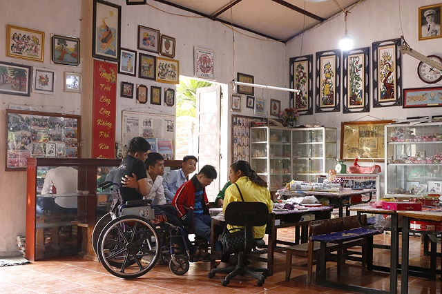 Trung tâm dạy nghề từ thiện Quỳnh Hoa - Mái ấm của người khuyết tật - Ảnh 2