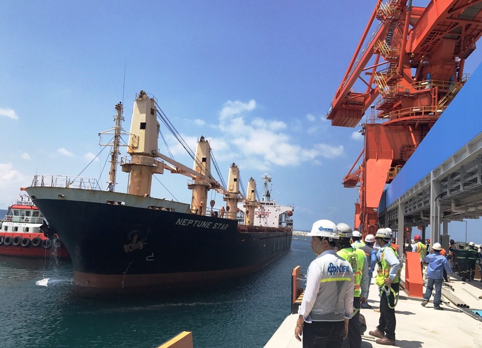 Cảng Vĩnh Tân đón tàu quốc tế trọng tải 10.000 tấn - Ảnh 1