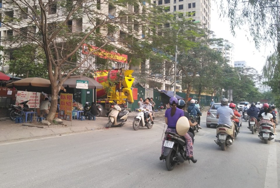 Xe bồn bê tông Việt Tiệp - Hung thần trong giờ cao điểm - Ảnh 4