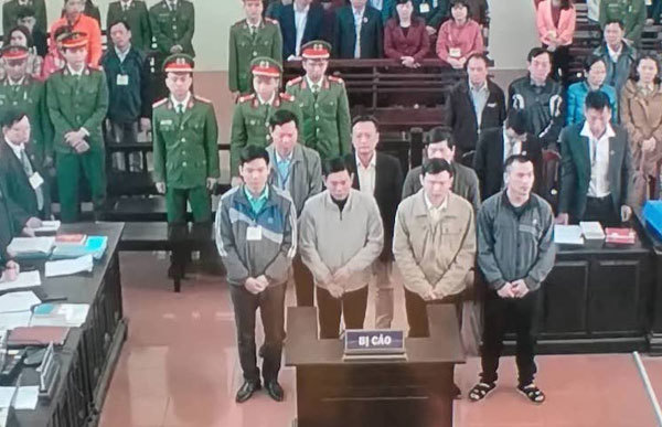 Vụ án chạy thận làm 9 người chết: Bác sĩ Hoàng Công Lương kháng cáo - Ảnh 1