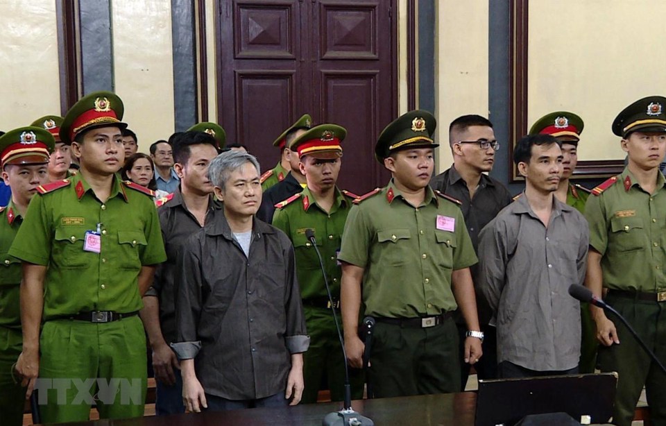 Y án sơ thẩm 5 bị cáo thuộc tổ chức 'Liên minh dân tộc Việt Nam' - Ảnh 1