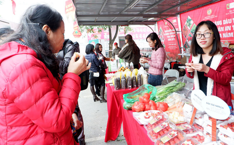 Tuần hàng dâu tây Sơn La lần đầu tiên được tổ chức tại Hà Nội - Ảnh 7