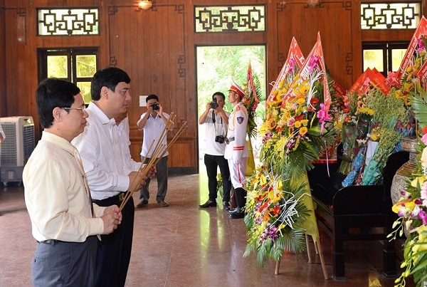 Nghệ An:  Tổ chức tưởng niệm 50 năm ngày mất Chủ tịch Hồ Chí Minh - Ảnh 1