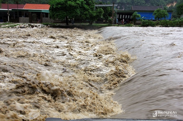 Sơ bộ thiệt hại ban đầu do bão số 3, các tỉnh Bắc Trung Bộ nguy cơ ngập lụt nặng - Ảnh 2