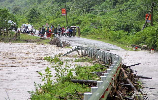 Sơ bộ thiệt hại ban đầu do bão số 3, các tỉnh Bắc Trung Bộ nguy cơ ngập lụt nặng - Ảnh 3