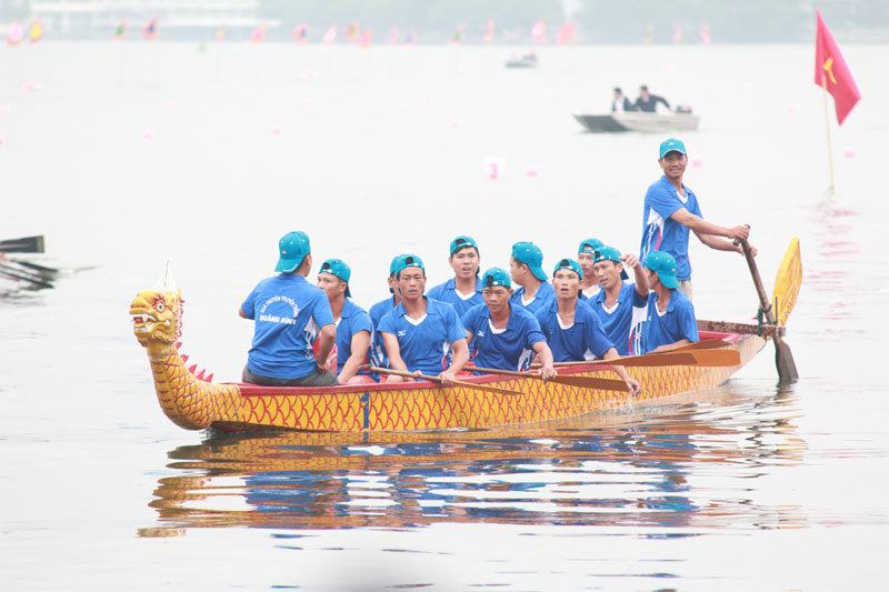 Hơn 700 VĐV tranh tài ở Lễ hội Bơi chải thuyền rồng Hà Nội mở rộng năm 2019 - Ảnh 4