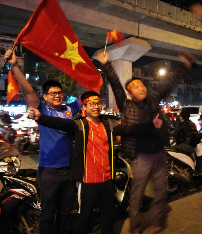 Những cảm xúc vỡ òa khi U23 Việt Nam vào chung kết - Ảnh 11