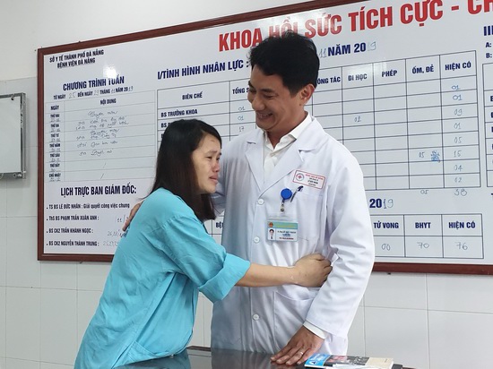 Sản phụ nguy kịch do thuốc gây tê: “Em rất may mắn khi được các bác sĩ cứu cả mẹ lẫn con” - Ảnh 1