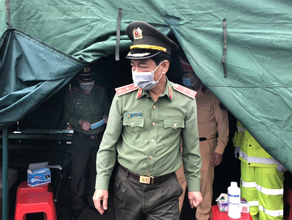 Thực hiện nghiêm kiểm soát cách ly xã hội tại 30 chốt cửa ngõ Thủ đô Hà Nội - Ảnh 2