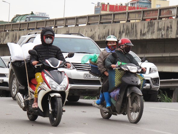 Hà Nội: Người dân “khăn gói” về quê trước thời điểm cách ly toàn xã hội - Ảnh 7