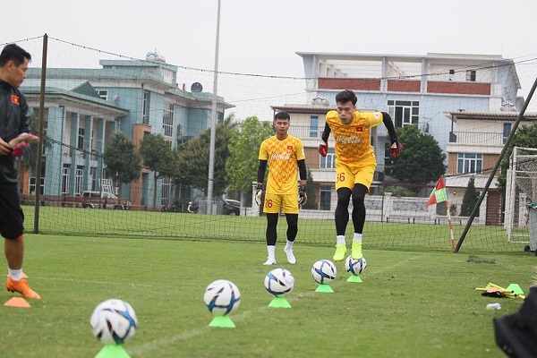 Hội quân đầy đủ, U23 Việt Nam đón nhận tin cực vui - Ảnh 7