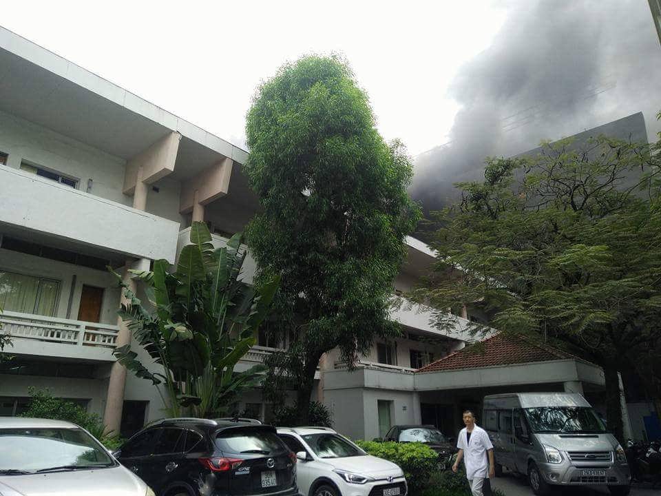 Hà Nội: Cháy lớn tại công trình đang thi công ở Bệnh viện Việt Pháp - Ảnh 4