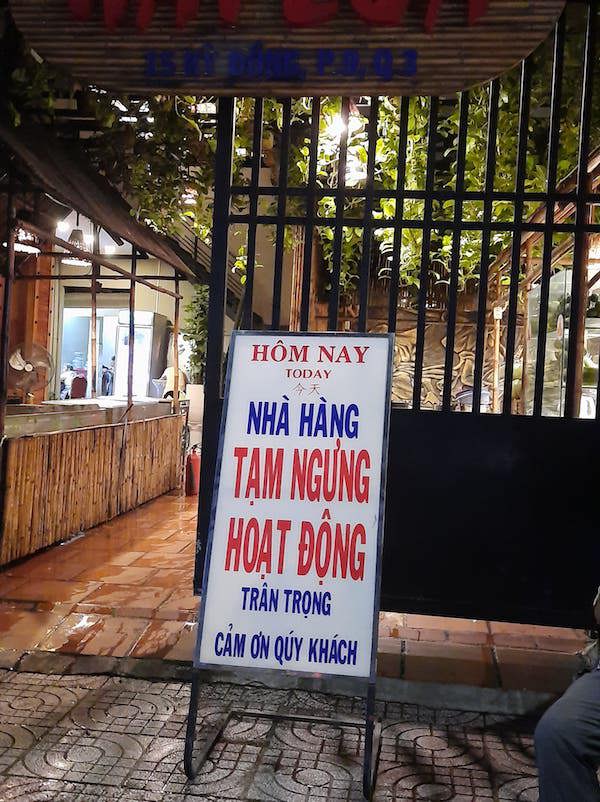 TP Hồ Chí Minh đóng cửa quán xá, hớt tóc, phòng gym: Nơi chấp hành, nơi bỏ ngỏ - Ảnh 10