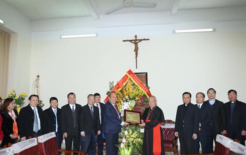 Phó Thủ tướng Trương Hòa Bình chúc mừng đồng bào Công giáo - Ảnh 1