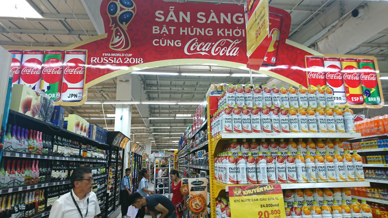Hàng loạt sản phẩm hàng hóa Việt giảm giá “ăn” theo World Cup 2018 - Ảnh 7