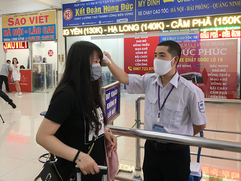Hà Nội: Kiểm soát chặt việc khai báo y tế bắt buộc với hành khách tại các bến xe - Ảnh 2