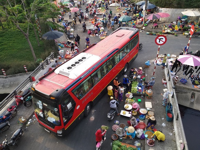TP Hồ Chí Minh: Nguy cơ lây nhiễm Covid-19 ở chợ tự phát KCN Tân Tạo - Ảnh 2