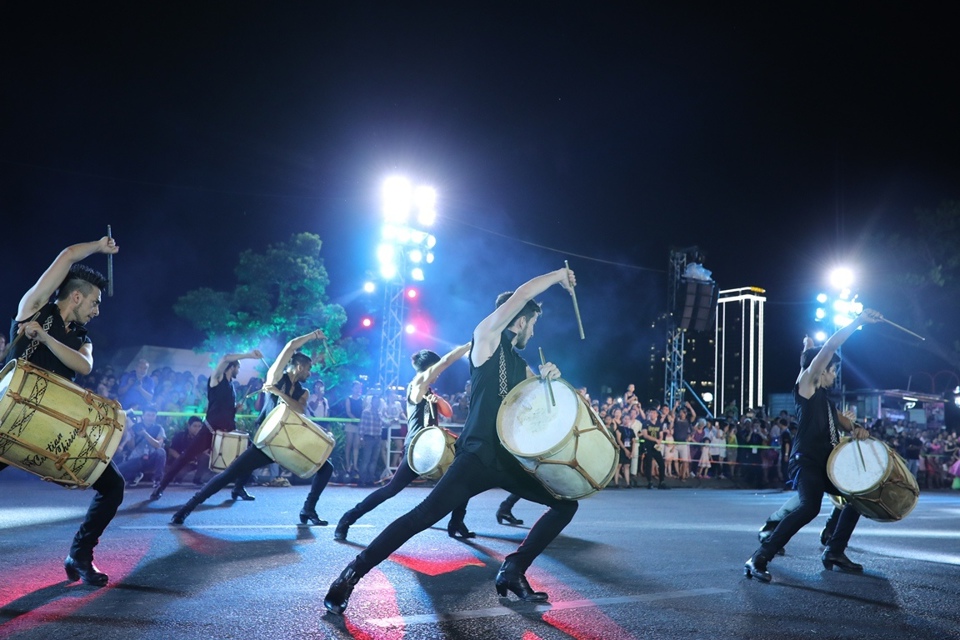 Carnival đường phố DIFF 2019 tiếp tục khuấy động không gian phố đêm Đà Nẵng - Ảnh 7