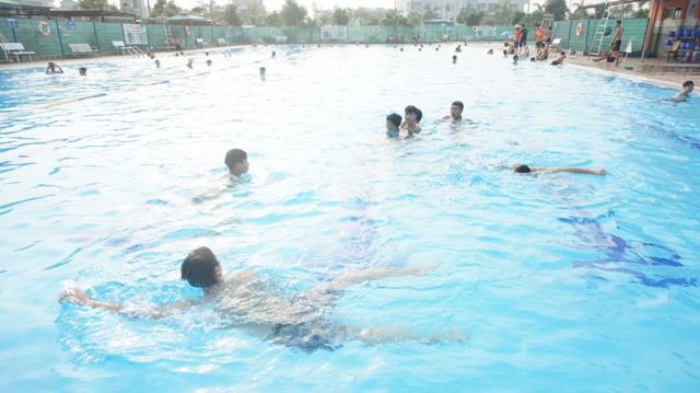 Huyện Gia Lâm phát động toàn dân tập luyện môn bơi - Ảnh 2