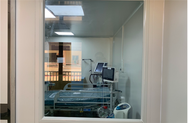 [Ảnh] TP Hồ Chí Minh: Bên trong phòng cách ly áp lực âm tại bệnh viện dã chiến - Ảnh 1