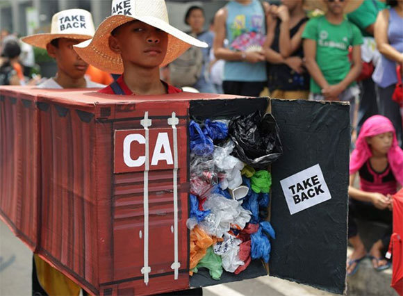 Philippines gay gắt yêu cầu Canada mang rác về - Ảnh 1