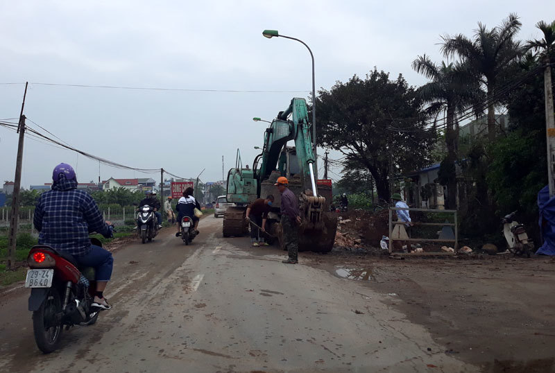 [Bạn đọc viết] Cải tạo đường, cản trở giao thông, ô nhiễm bùn đất - Ảnh 1