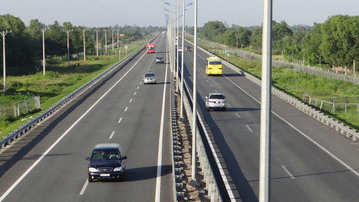 Dự án đường bộ cao tốc Bắc - Nam phía Đông là công trình trọng điểm - Ảnh 1
