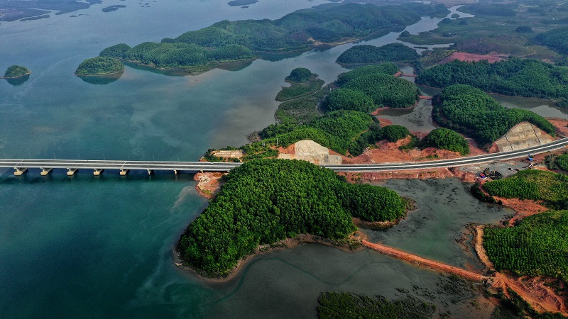 Quảng Ninh kiểm tra công tác hoàn thiện 3 dự án giao thông trọng điểm trước ngày khánh thành - Ảnh 4