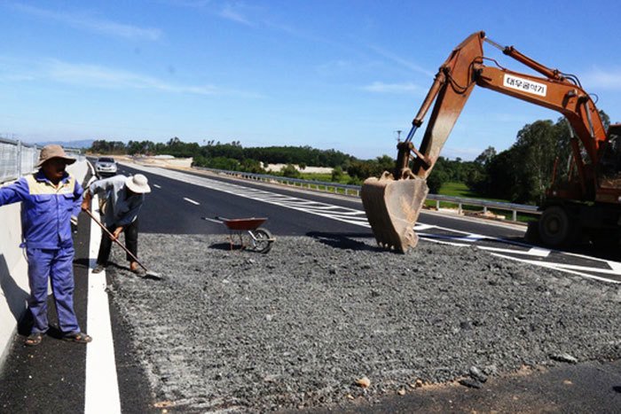 Cảnh cáo nhiều cá nhân, tập thể sai phạm tại cao tốc Đà Nẵng – Quảng Ngãi - Ảnh 1