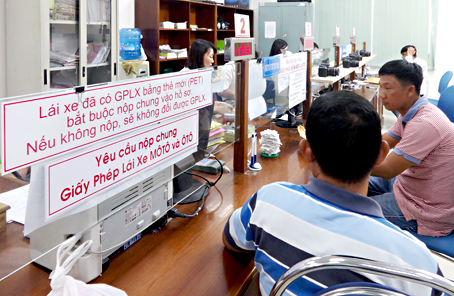 TP Hồ Chí Minh: Phát hiện nhiều trường hợp “có vấn đề” khi cấp đổi GPLX - Ảnh 1