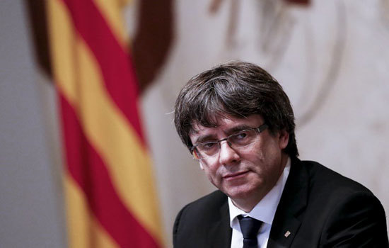 Tòa án Tây Ban Nha rút lại lệnh bắt giữ quốc tế với với cựu Thủ hiến Catalonia - Ảnh 1