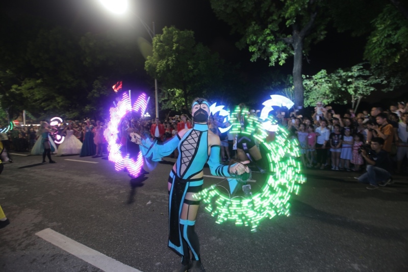 Lễ hội Du lịch Biển Sầm Sơn 2019 gây bất ngờ với Carnival đường phố rực rỡ - Ảnh 4