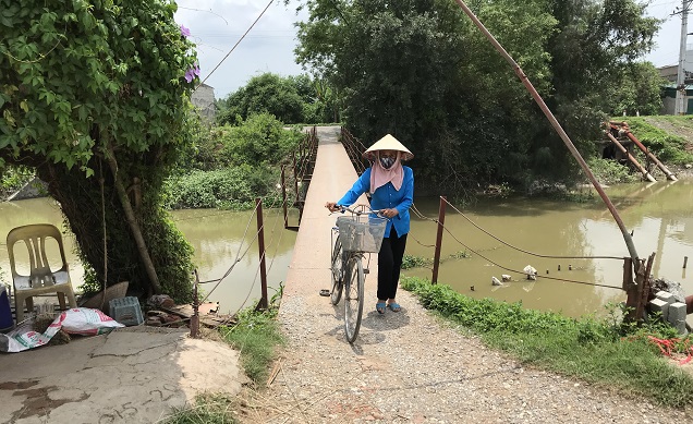 Xây cầu vượt sông ở ngoại thành Hà Nội: Thiết thực với đời sống người dân - Ảnh 2