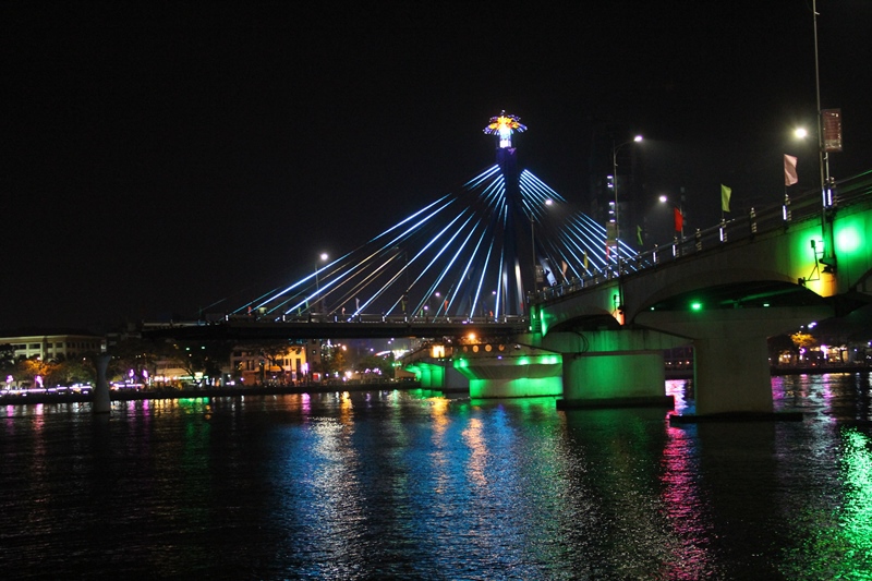 Đà Nẵng: Thành phố của những cây cầu - Ảnh 1