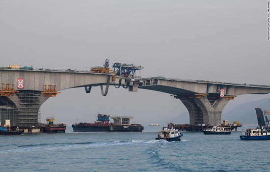 Trung Quốc hoàn thành cầu vượt biển dài nhất thế giới trị giá 20 tỷ USD - Ảnh 5