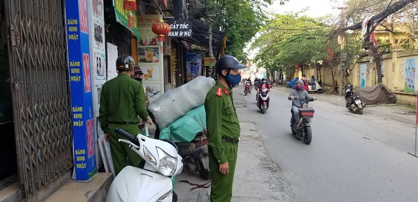 Công an huyện Thanh Trì xử lý 350 trường hợp vi phạm quy định về phòng chống dịch - Ảnh 1