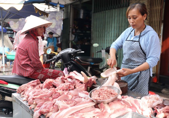 Gần 730.000 tấn thực phẩm bù đắp thiếu hụt thịt lợn dịp Tết Canh Tý 2020 - Ảnh 1