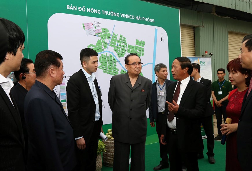 [Photo] Lãnh đạo cấp cao Triều Tiên thăm Công ty VinEco - Ảnh 5