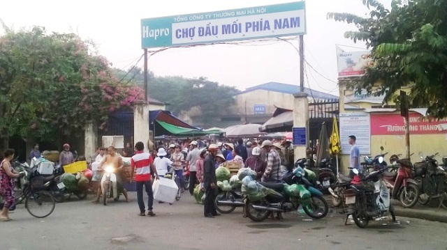 Hà Nội: Lo an toàn thực phẩm vì 200 hộ kinh doanh vãng lai tại chợ đầu mối phía Nam - Ảnh 1