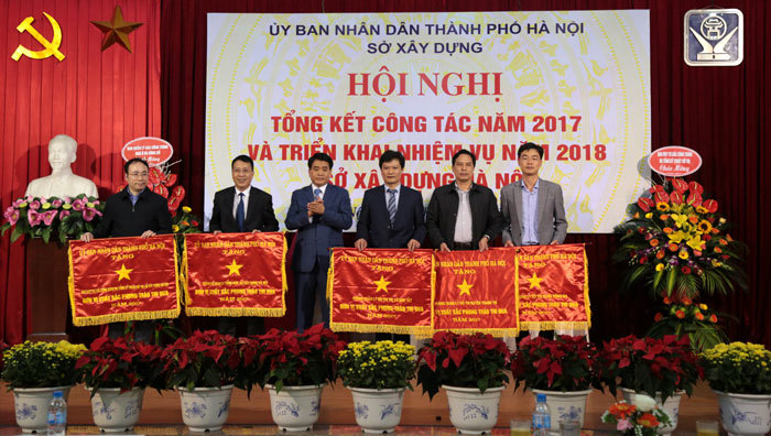 Chủ tịch Nguyễn Đức Chung: Kiểm soát chặt chẽ khâu đầu vào chất lượng đá vỉa hè - Ảnh 2