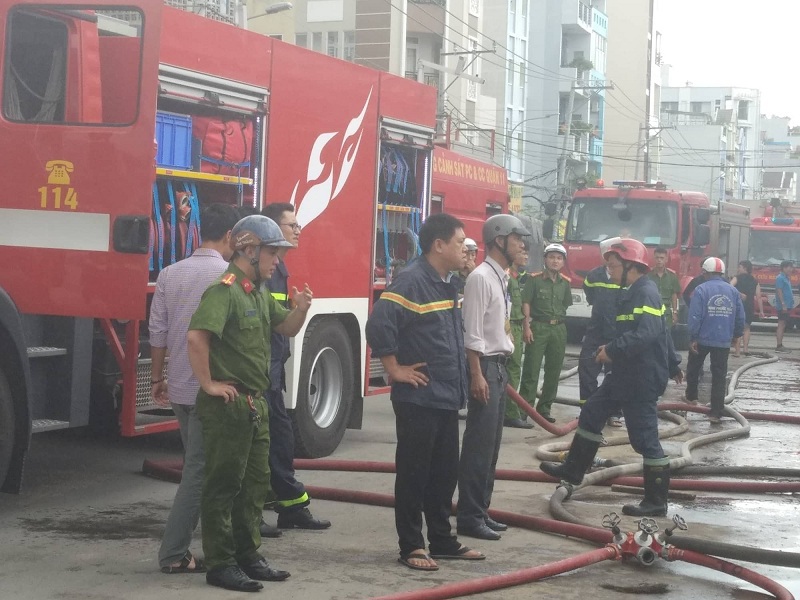 TP Hồ Chí Minh: Nổ bình gas gây cháy ở quận Tân Bình - Ảnh 1