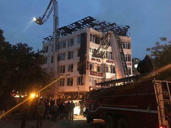 Ấn Độ: Cháy khách sạn, 17 người thiệt mạng không phải vì lửa thiêu - Ảnh 1