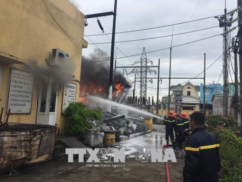 Cháy trạm biến áp 110KV, TP Bắc Ninh bị mất điện trên diện rộng - Ảnh 1