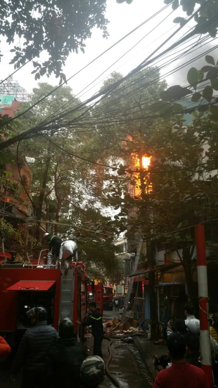 Hà Nội: Cháy lớn trên phố Lạc Nghiệp, quận Hai Bà Trưng - Ảnh 7