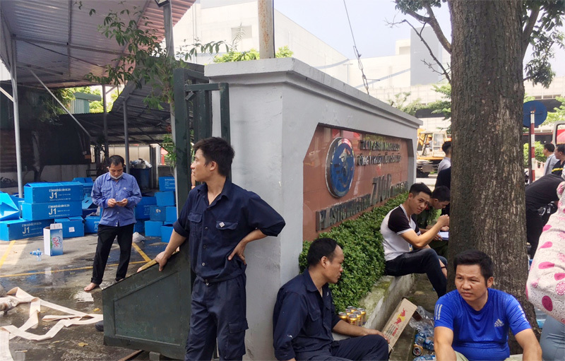 Đã khống chế được đám cháy tại KCN Sài Đồng, không có thiệt hại về người - Ảnh 3