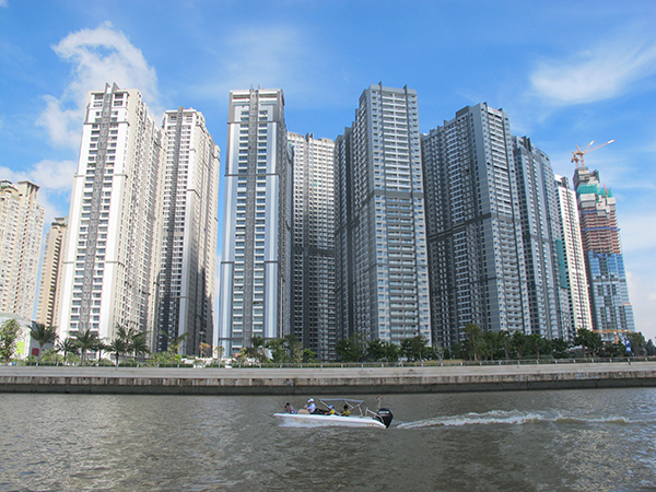 TP Hồ Chí Minh: Hơn 21.800 căn nhà trên và ven kênh rạch phải di dời để chỉnh trang đô thị - Ảnh 1