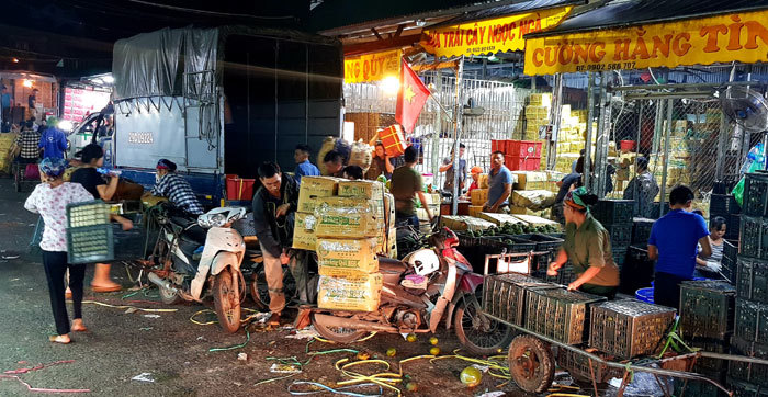 Lập lại trật tự tại chợ Long Biên sau biến cố “bảo kê” - Ảnh 1