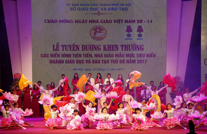 Chủ tịch Nguyễn Đức Chung: Ngành GD&ĐT Thủ đô có những bước phát triển nổi bật - Ảnh 8