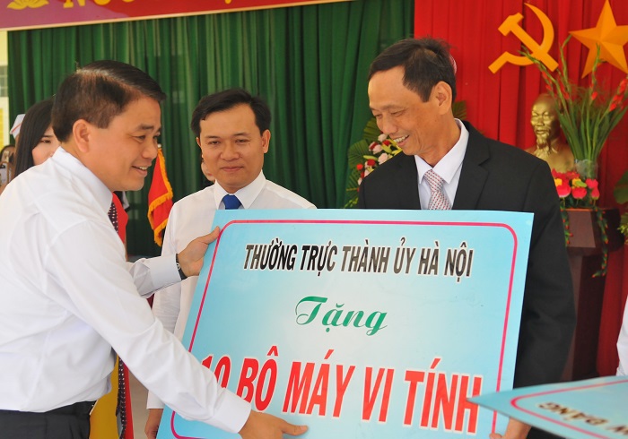 Chủ tịch Nguyễn Đức Chung dự lễ khánh thành và khai giảng tại Trường THCS Trần Hưng Đạo, tỉnh Phú Yên - Ảnh 4