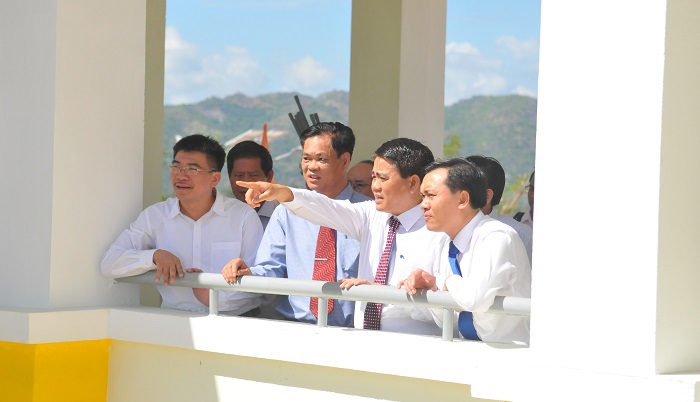 Chủ tịch Nguyễn Đức Chung dự lễ khánh thành và khai giảng tại Trường THCS Trần Hưng Đạo, tỉnh Phú Yên - Ảnh 8
